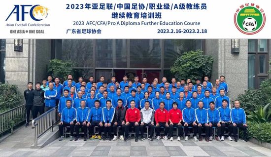 拥抱太阳的月亮